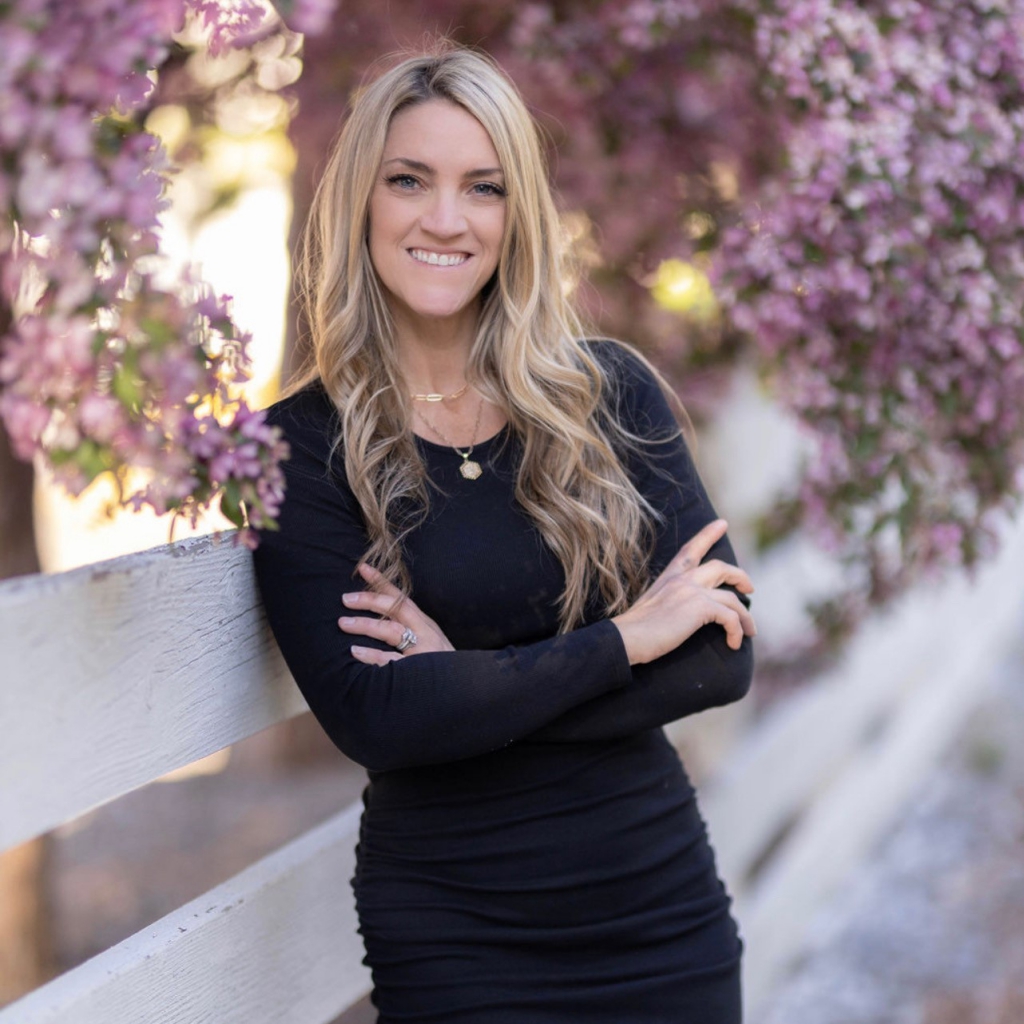 NV 530.386.0241 Jena Lanini of Coldwell Banker Select Real Estate.